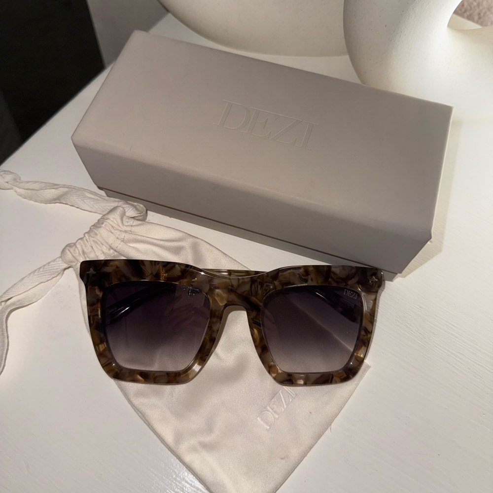 DEZI Fall Back Sunglasses